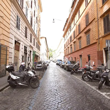 Apartment Manara House Rome